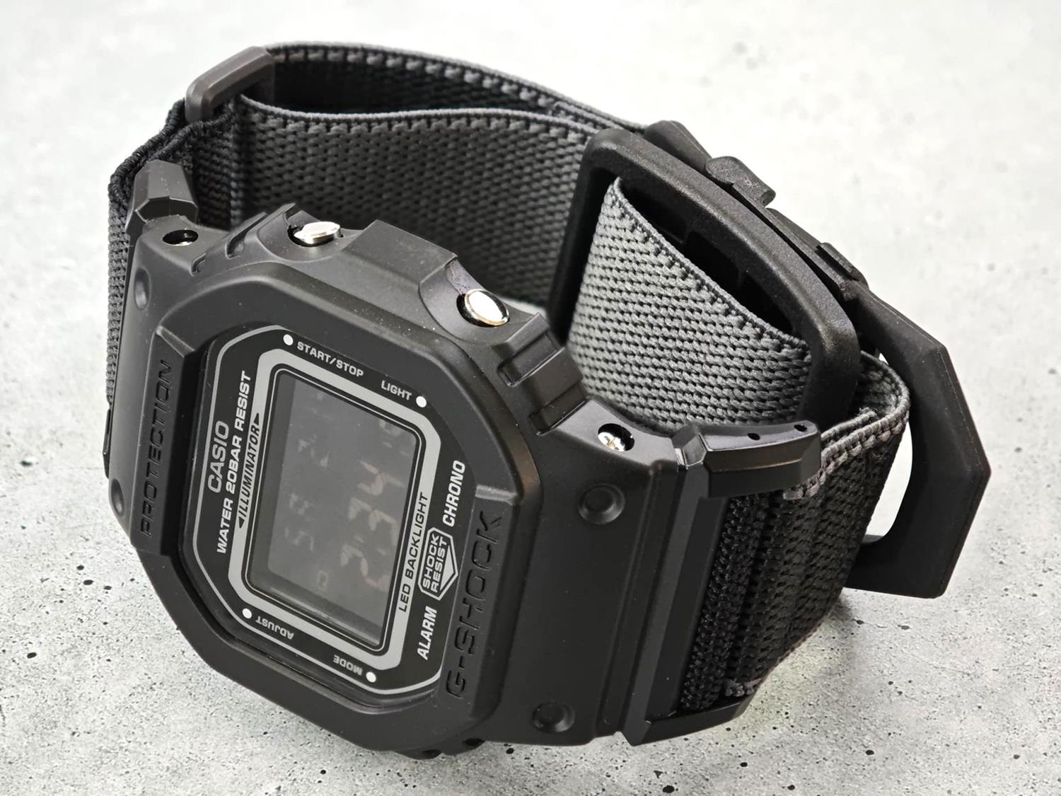 カシオ Gショック NEW CLOTH BANDシリーズ DW-5600MNC-1JF FIDLOCK製マグネットバックル クロスバンド  5600シリーズ CASIO G-SHOCK公式サイト掲載店【0326】