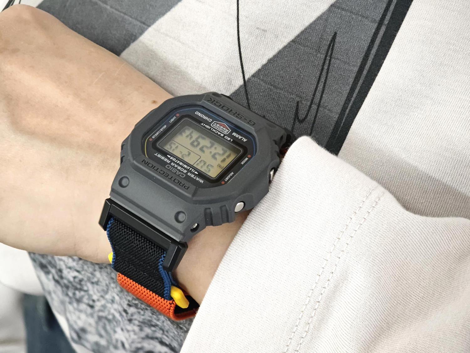 カシオ Gショック NEW CLOTH BANDシリーズ DW-5600MNC-8A2JF FIDLOCK製マグネットバックル クロスバンド  5600シリーズ CASIO G-SHOCK公式サイト掲載店【0326】※3月13日発売予定
