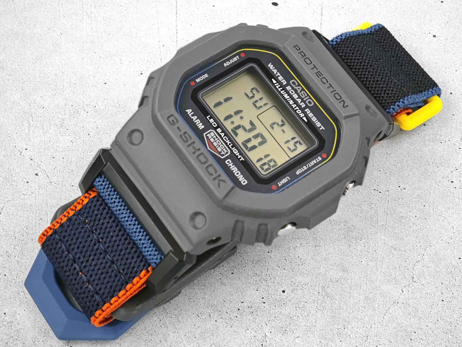 カシオ Gショック NEW CLOTH BANDシリーズ DW-5600MNC-8A2JF FIDLOCK製マグネットバックル クロスバンド  5600シリーズ CASIO G-SHOCK公式サイト掲載店【0326】※3月13日発売予定