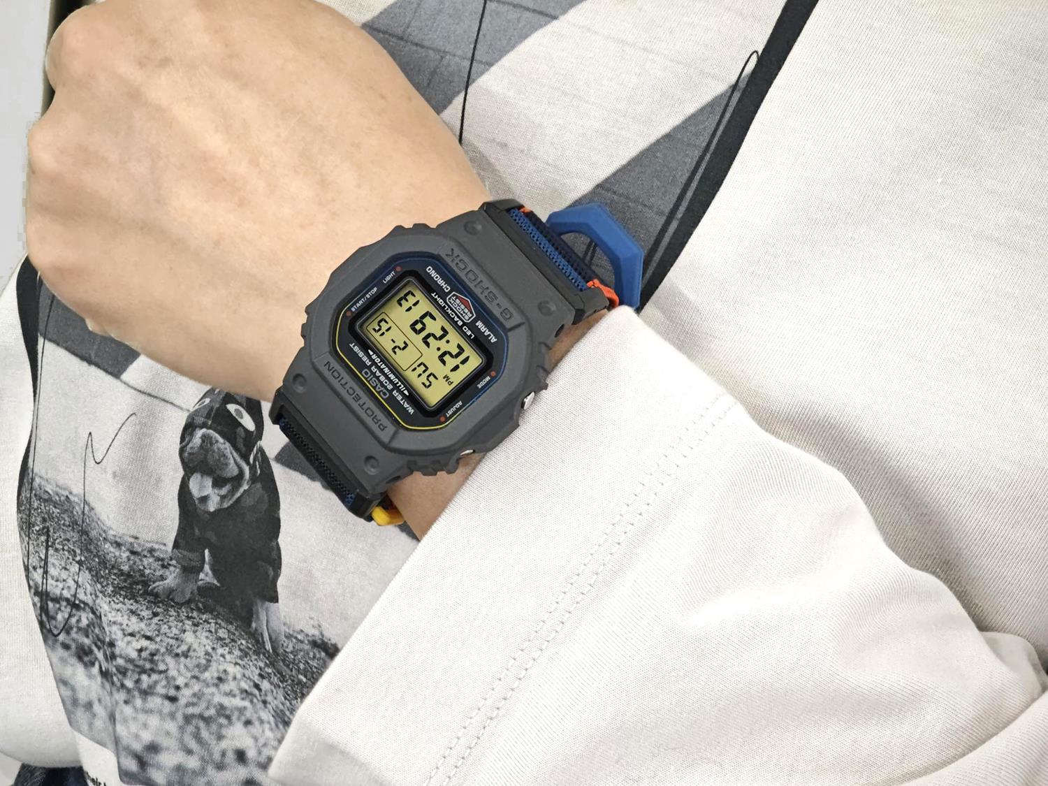 カシオ Gショック NEW CLOTH BANDシリーズ DW-5600MNC-8A2JF FIDLOCK製マグネットバックル クロスバンド  5600シリーズ CASIO G-SHOCK公式サイト掲載店【0326】※3月13日発売予定