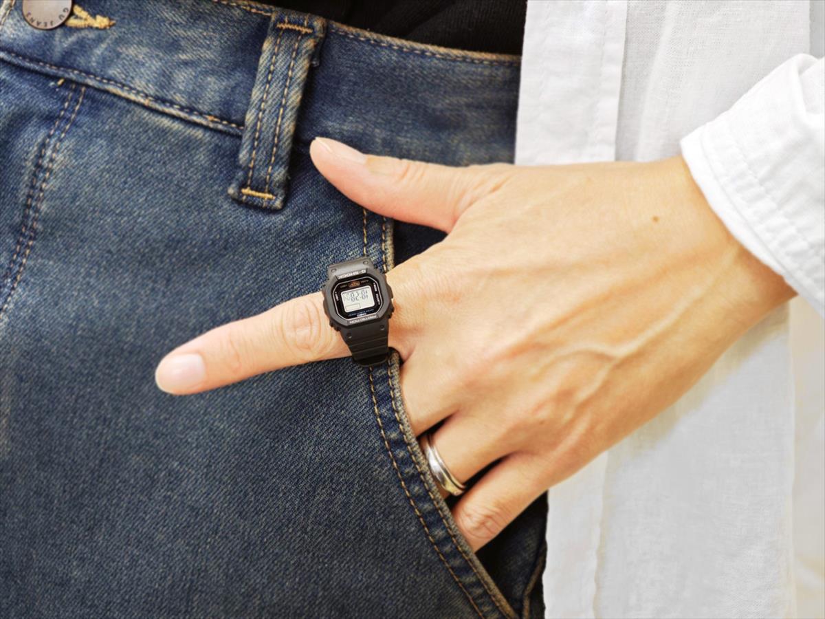 カシオ G-SHOCK nano DWN-5600-1JR 1/10サイズ ミニスクエア 20気圧防水 専用展示台付き ブラック G-SHOCK公式サイト掲載店【cx01】【1125】【店頭受取可能商品】