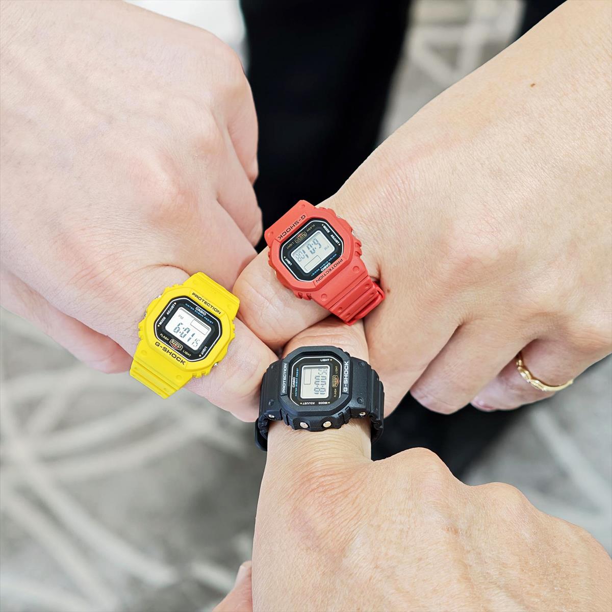 カシオ G-SHOCK nano DWN-5600-9JR 1/10サイズ ミニスクエア 20気圧防水  専用展示台付き イエロー G-SHOCK公式サイト掲載店【1125】【店頭受取可能商品】