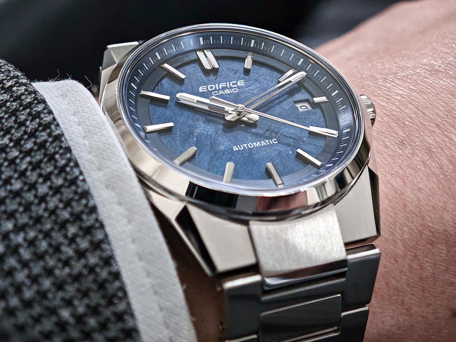 カシオ エディフィス EFK-110D-2AJF 機械式 自動巻き ブルー 日本製ムーブメント 38mm コンパクトケース サファイアガラス シースルーバック ステンレス メンズ 腕時計 CASIO EDIFICE AUTOMATIC【0426】※4月17日発売予定