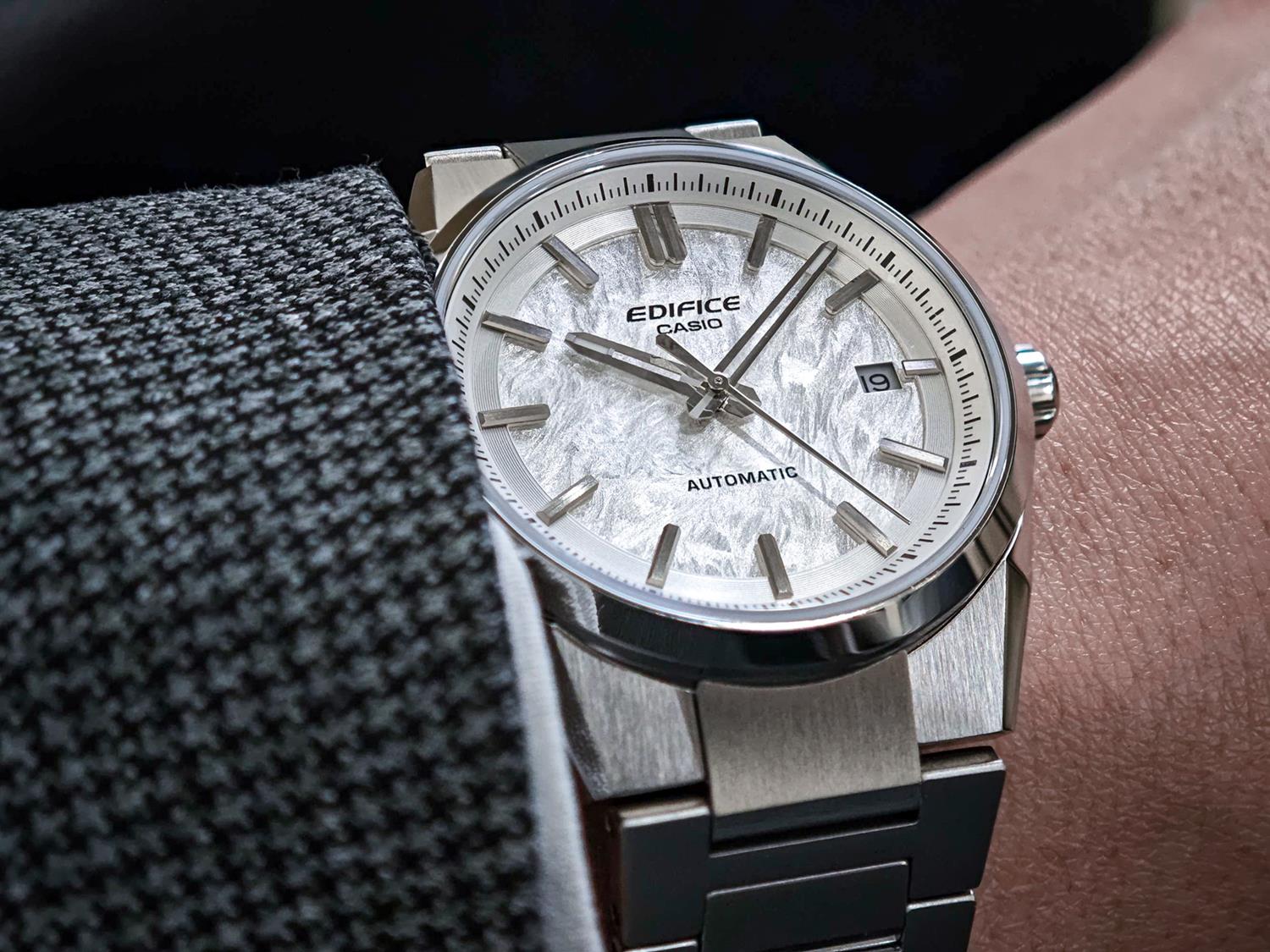カシオ エディフィス EFK-110D-7AJF 機械式 自動巻き シルバーダイアル 日本製ムーブメント 38mm コンパクトケース サファイアガラス シースルーバック ステンレス 腕時計 EDIFICE AUTOMATIC【0426】※4月17日発売予定