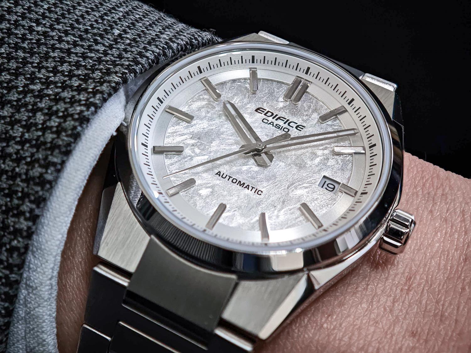 カシオ エディフィス EFK-110D-7AJF 機械式 自動巻き シルバーダイアル 日本製ムーブメント 38mm コンパクトケース サファイアガラス シースルーバック ステンレス 腕時計 EDIFICE AUTOMATIC【0426】※4月17日発売予定