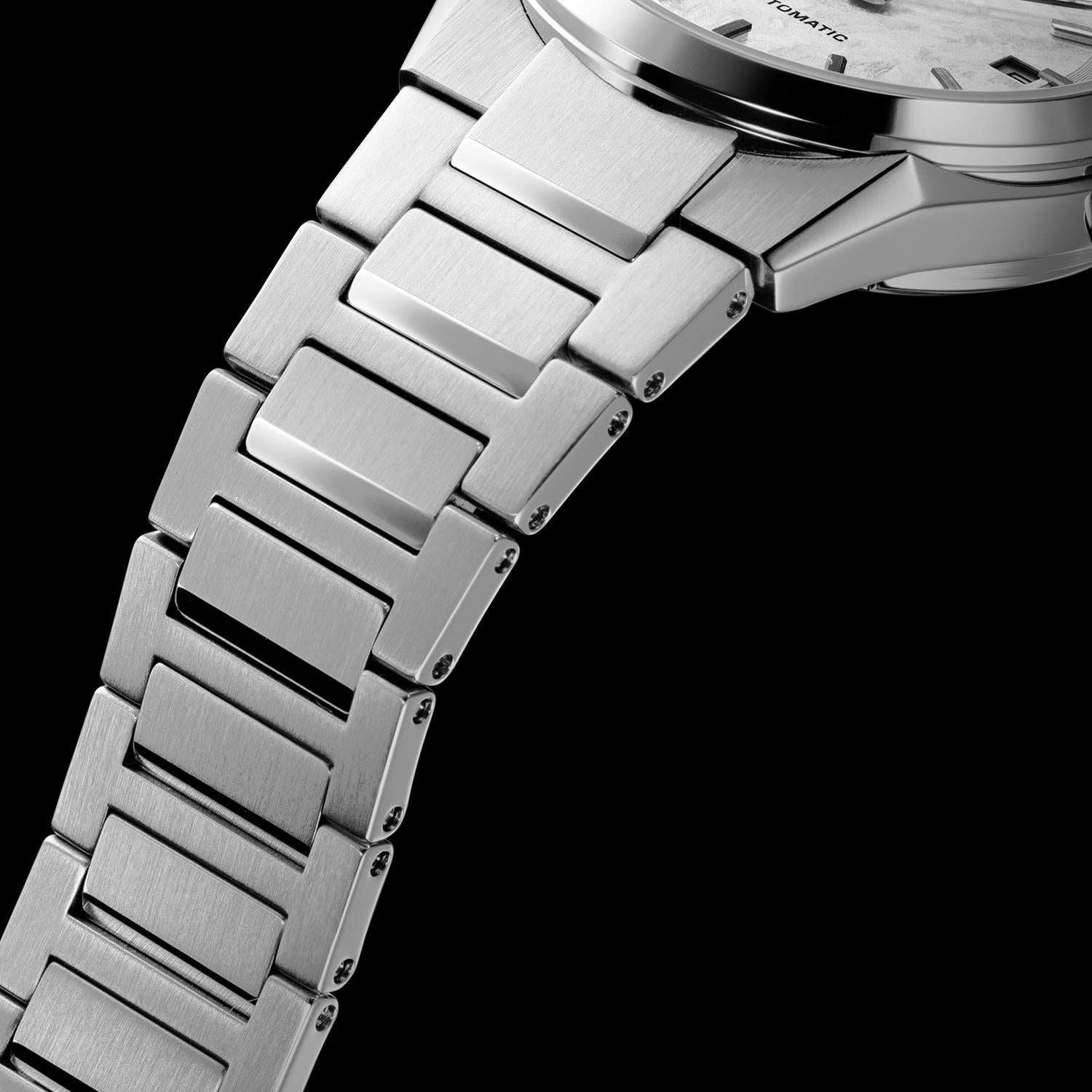 カシオ エディフィス EFK-110D-7AJF 機械式 自動巻き シルバーダイアル 日本製ムーブメント 38mm コンパクトケース サファイアガラス シースルーバック ステンレス 腕時計 EDIFICE AUTOMATIC【0426】※4月17日発売予定