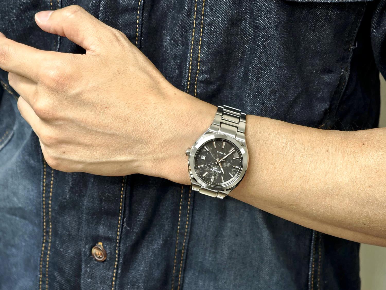 カシオ エディフィス CASIO EDIFICE EFK-200CD-1AJF AUTOMATIC 機械式 自動巻き フォージドカーボンダイアル  シースルーバック サファイアガラス メンズ 腕時計 watch ビジネス カジュアル 【0726】