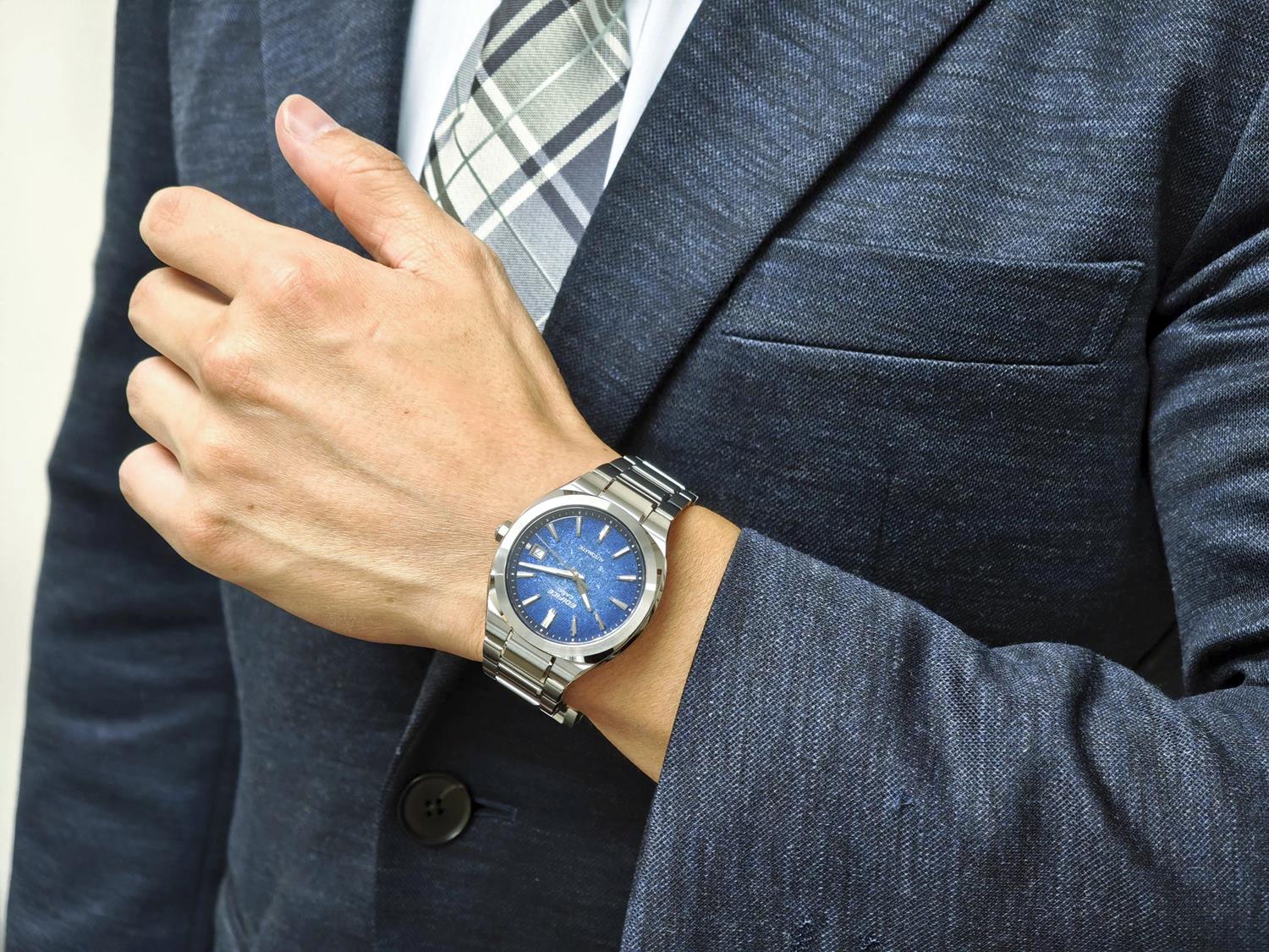 カシオ エディフィス CASIO EDIFICE EFK-200D-2AJF ブルーグラデーションダイアル 機械式 自動巻き シースルーバック サファイアガラス メンズ 腕時計 watch ビジネス カジュアル 【0726】