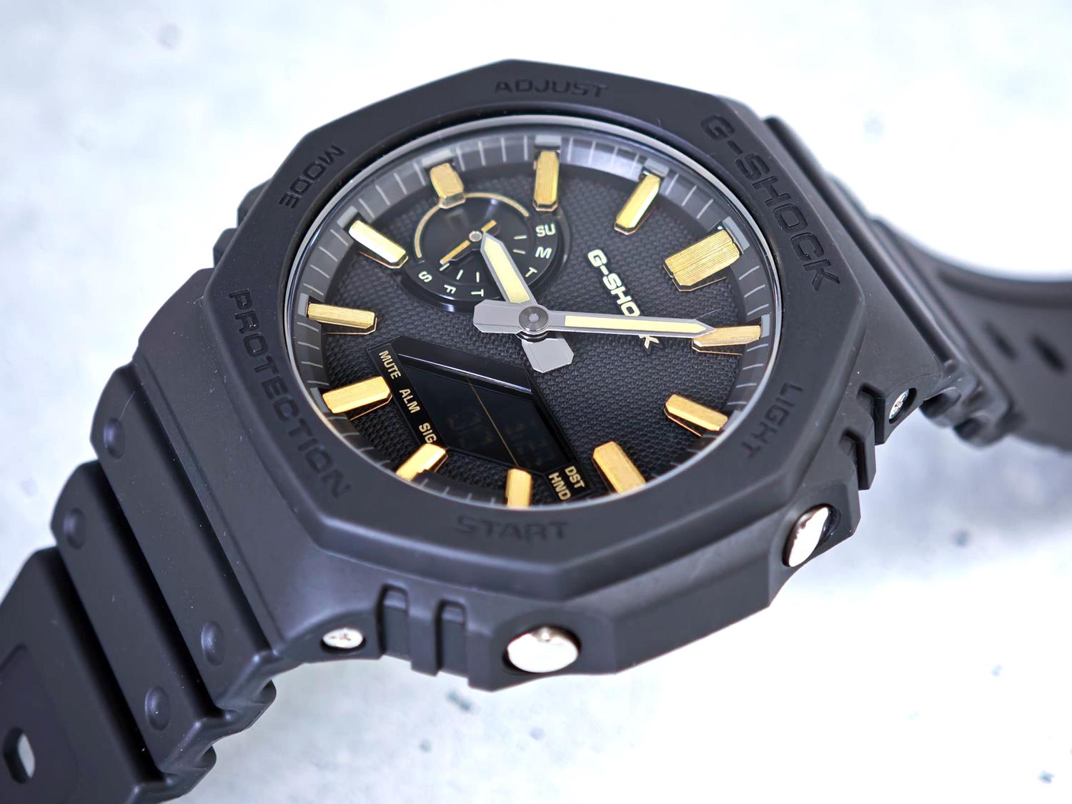 カシオ Gショック GA-2100LXB-1A9JF LUXE BLACK ゴールドアクセント ミニマリズム マットブラック 2100シリーズ 再解釈 CASIO G-SHOCK 公式サイト掲載店【0626】※6月19日発売【店頭受取可能商品】