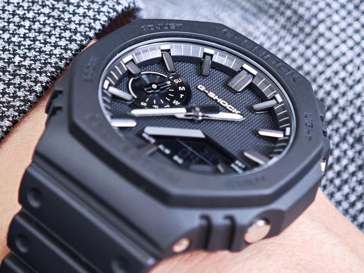 カシオ Gショック GA-2100LXB-1AJF LUXE BLACK ミニマリズム マットブラック 2100シリーズ 再解釈 CASIO G-SHOCK 公式サイト掲載店【0626】※6月19日発売【店頭受取可能商品】