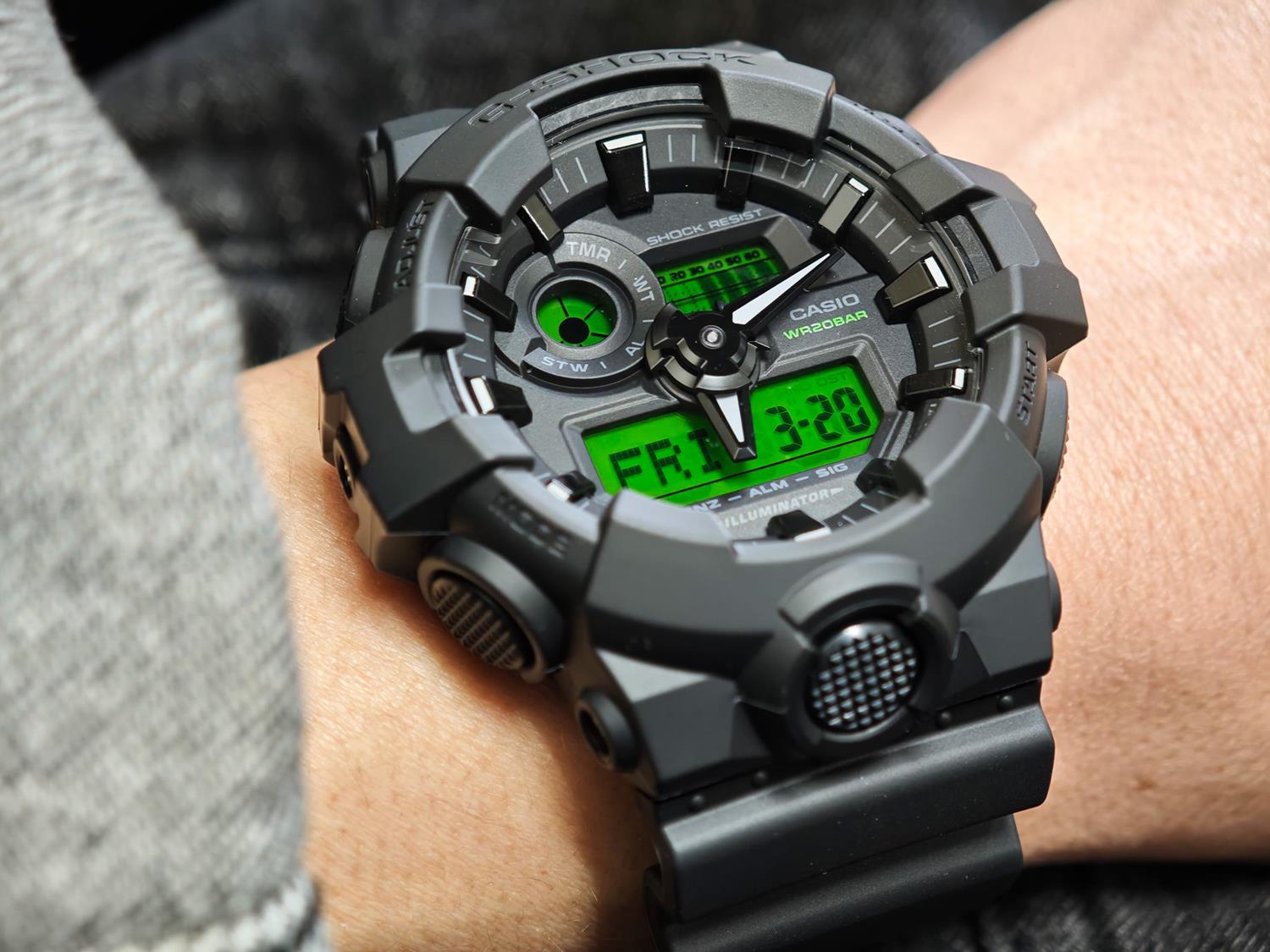 カシオ G-SHOCK GA-700BEG-1AJF BLACK AND ELECTRO GREEN ブラック エレクトログリーン フロントボタン 5年電池 ジーショック 腕時計 メンズ CASIO G-SHOCK公式掲載店【0426】【店頭受取可能商品】