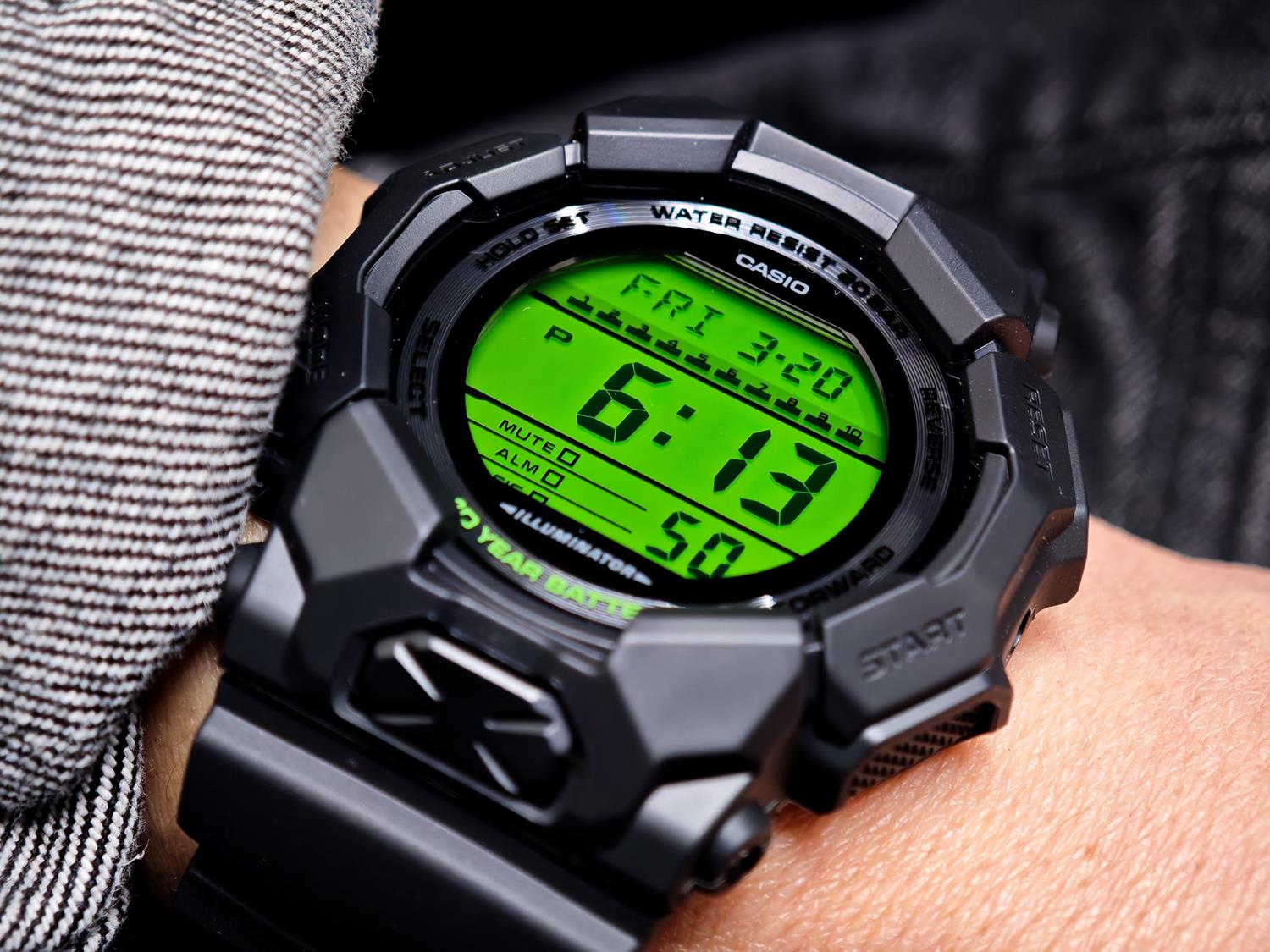 カシオ G-SHOCK GD-010BEG-1JF BLACK AND ELECTRO GREEN ブラック エレクトログリーン 10年電池 バイオマスプラスチック ジーショック 腕時計 メンズ CASIO G-SHOCK公式掲載店【0426】【店頭受取可能商品】
