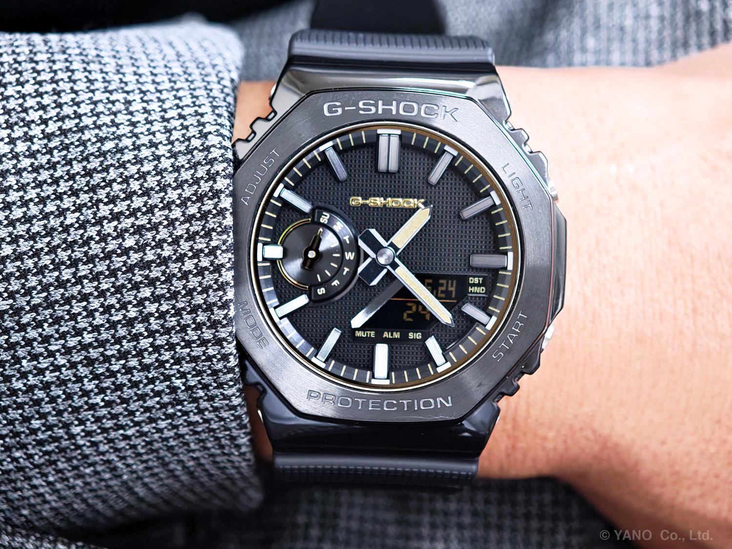カシオ Gショック GM-2100LXB-1A9JF LUXE BLACK ゴールドアクセント ミニマリズム メタルベゼル ブラックIP 2100シリーズ 再解釈 CASIO G-SHOCK 公式サイト掲載店【0626】※6月19日発売【店頭受取可能商品】