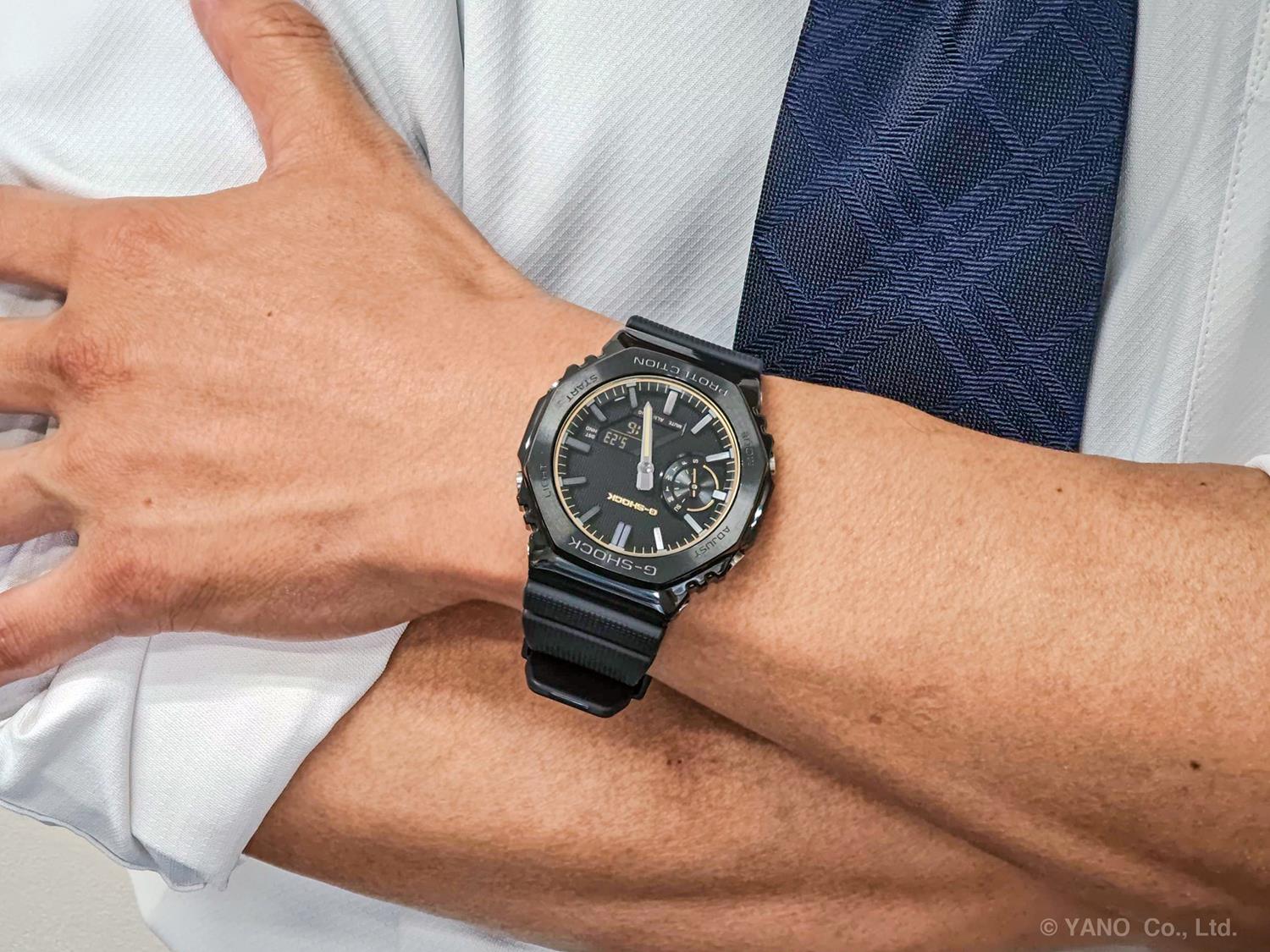 カシオ Gショック GM-2100LXB-1A9JF LUXE BLACK ゴールドアクセント ミニマリズム メタルベゼル ブラックIP 2100シリーズ 再解釈 CASIO G-SHOCK 公式サイト掲載店【0626】※6月19日発売【店頭受取可能商品】