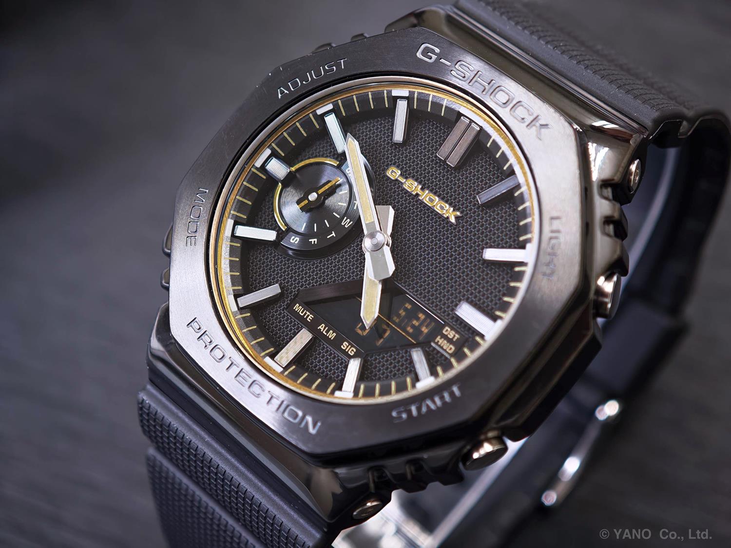 カシオ Gショック GM-2100LXB-1A9JF LUXE BLACK ゴールドアクセント ミニマリズム メタルベゼル ブラックIP 2100シリーズ 再解釈 CASIO G-SHOCK 公式サイト掲載店【0626】※6月19日発売【店頭受取可能商品】