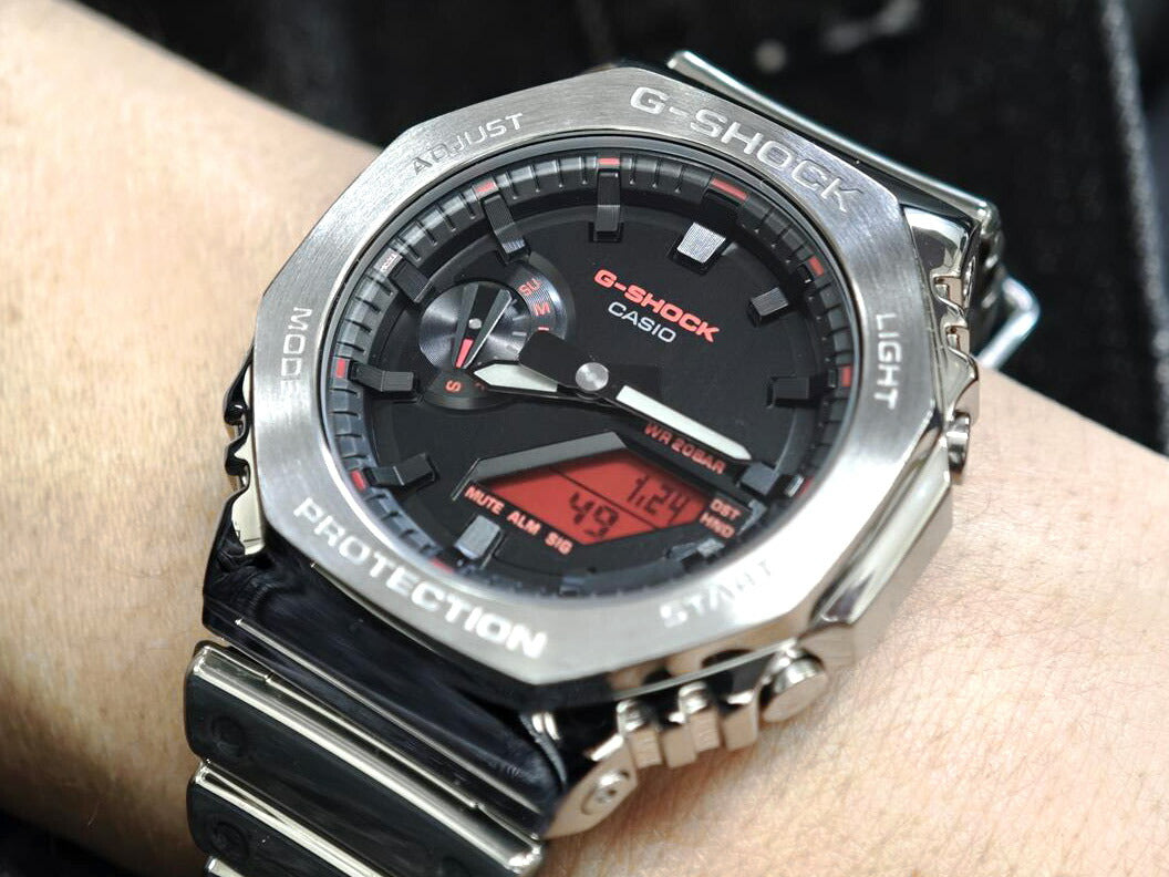 カシオ Gショック アイコニックスタイル GM-2100YRA-8AJF シルバーメタルベゼル レッド液晶 ファインメタリックシリーズ Iconic Styles CASIO G-SHOCK 公式サイト掲載店【0226】【店頭受取可能商品】
