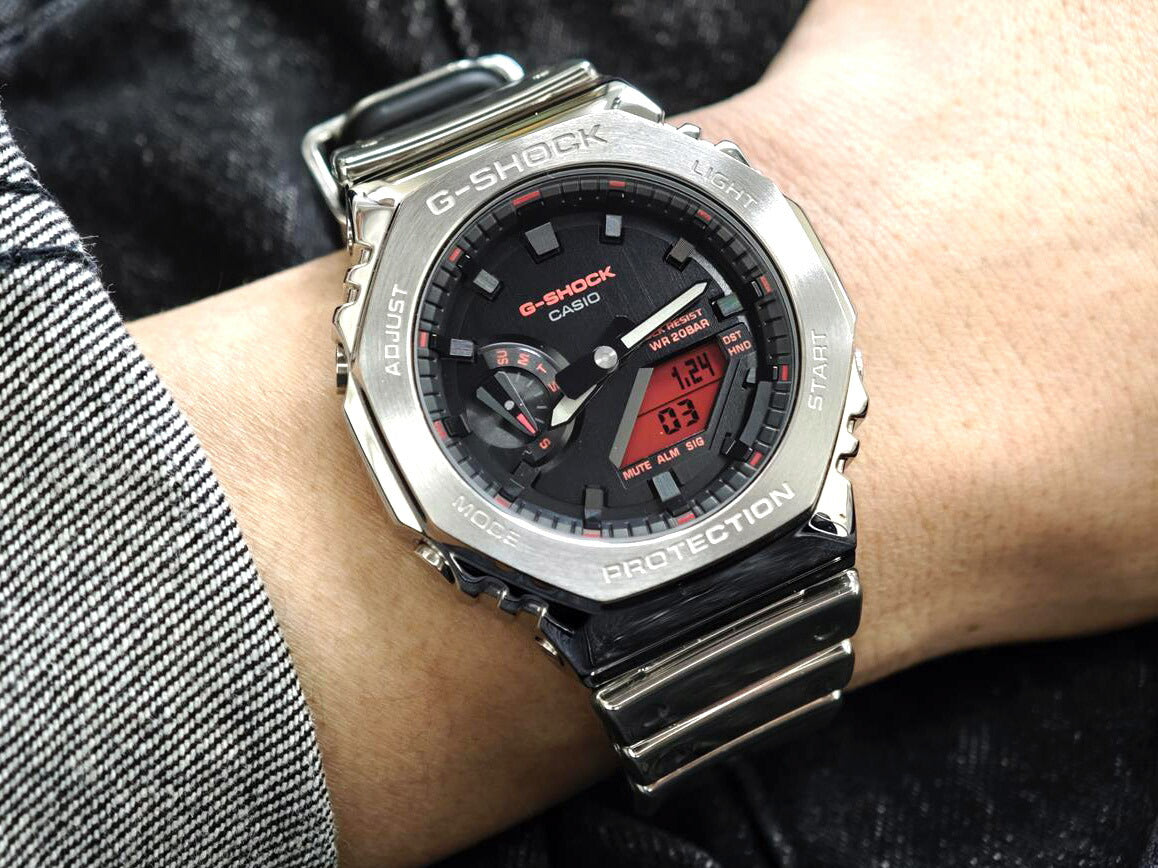 カシオ Gショック アイコニックスタイル GM-2100YRA-8AJF シルバーメタルベゼル レッド液晶 ファインメタリックシリーズ Iconic Styles CASIO G-SHOCK 公式サイト掲載店【0226】【店頭受取可能商品】