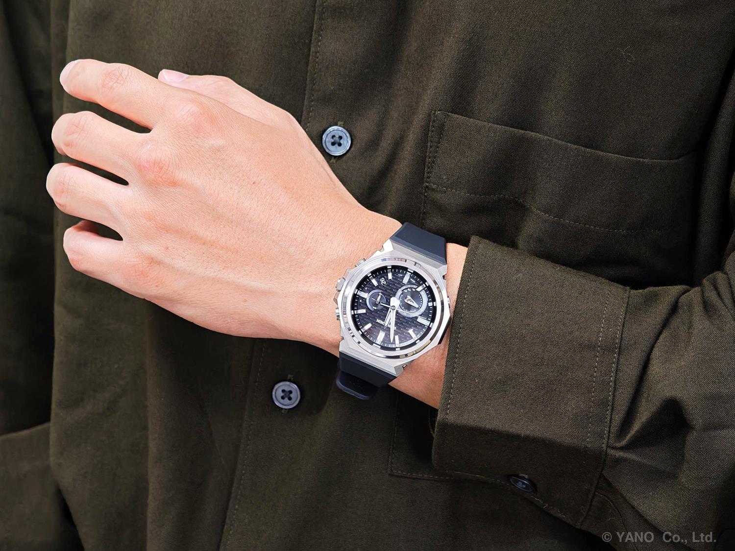 カシオ Gショック CASIO G-SHOCK G-STEEL GST-B1000-1AJF ブラック メタルベゼル ウレタンバンド ソーラー モバイルリンク機能 メンズ 腕時計 watch ミニマルデザイン 公式サイト掲載店  【0826】8月7日発売予定【店頭受取可能商品】