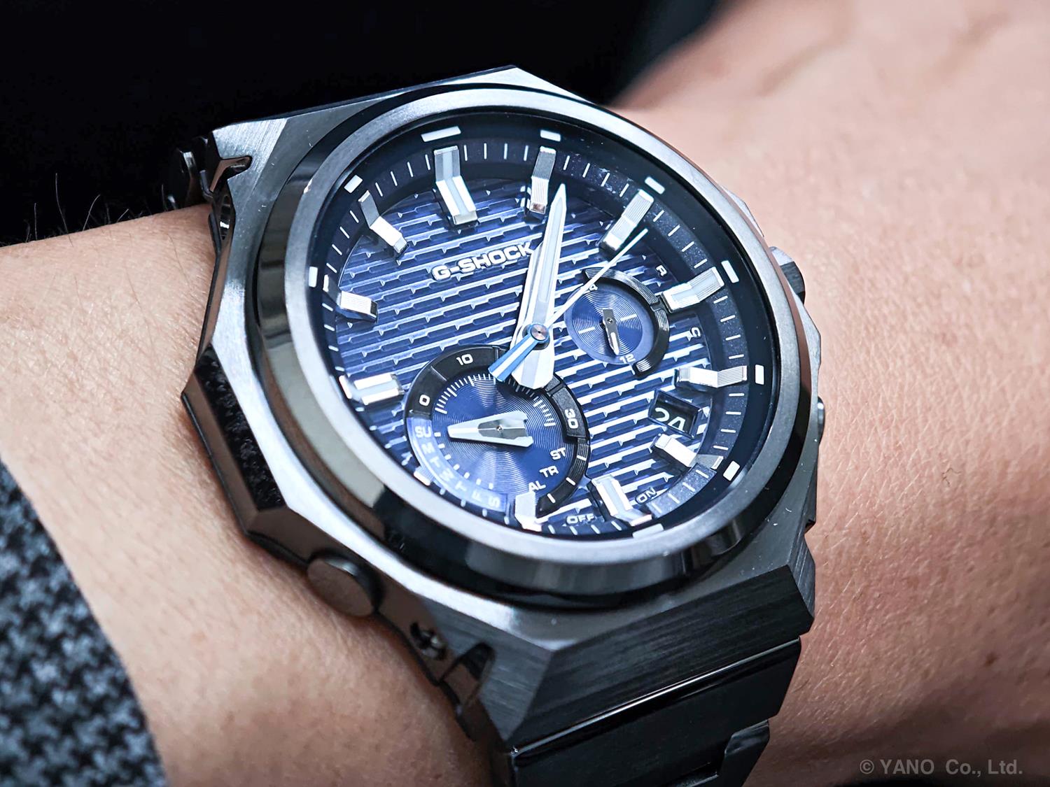 カシオ Gショック G-STEEL GST-B1000BD-2AJF ブラックIP ブルー文字板 タフソーラー Bluetooth メタルバンド メンズ 腕時計  CASIO G-SHOCK公式掲載店【0626】【店頭受取可能商品】