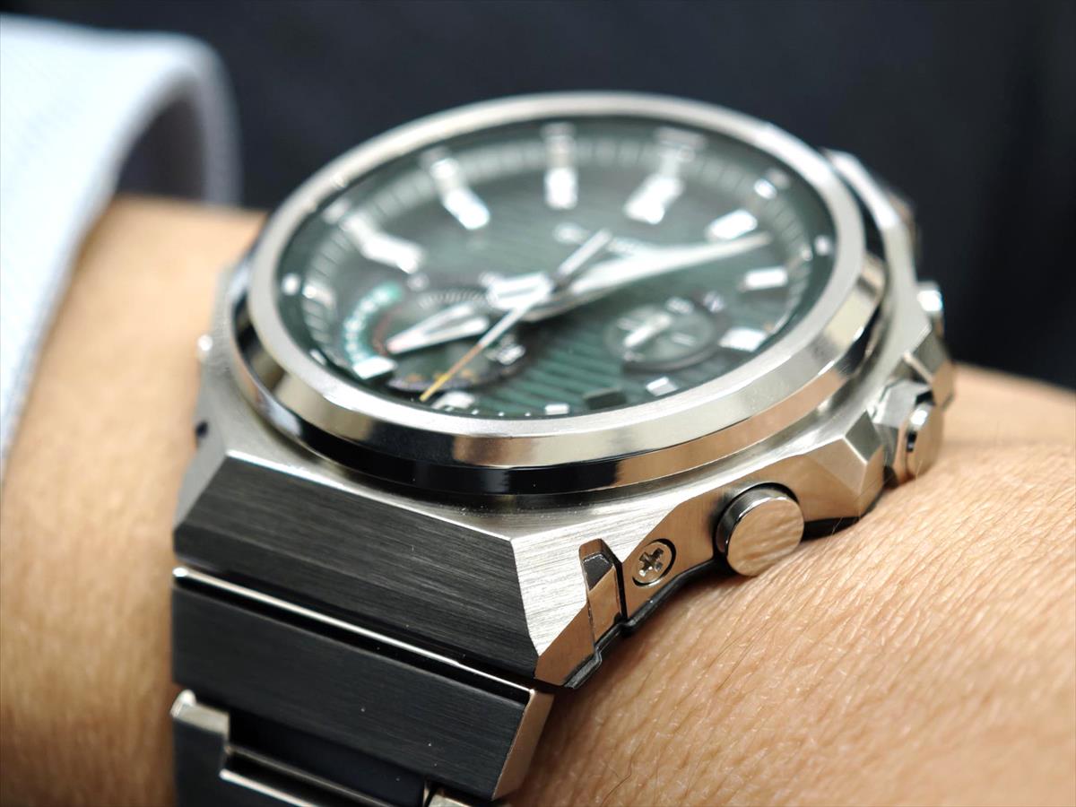 カシオ Gショック G-STEEL GST-B1000D-3AJF SLEEK STYLE ミニマル メタル DW-5000C継承 タフソーラー Bluetooth メンズ CASIO G-SHOCK公式掲載店【1125】【rx01】※11月21日発売予定