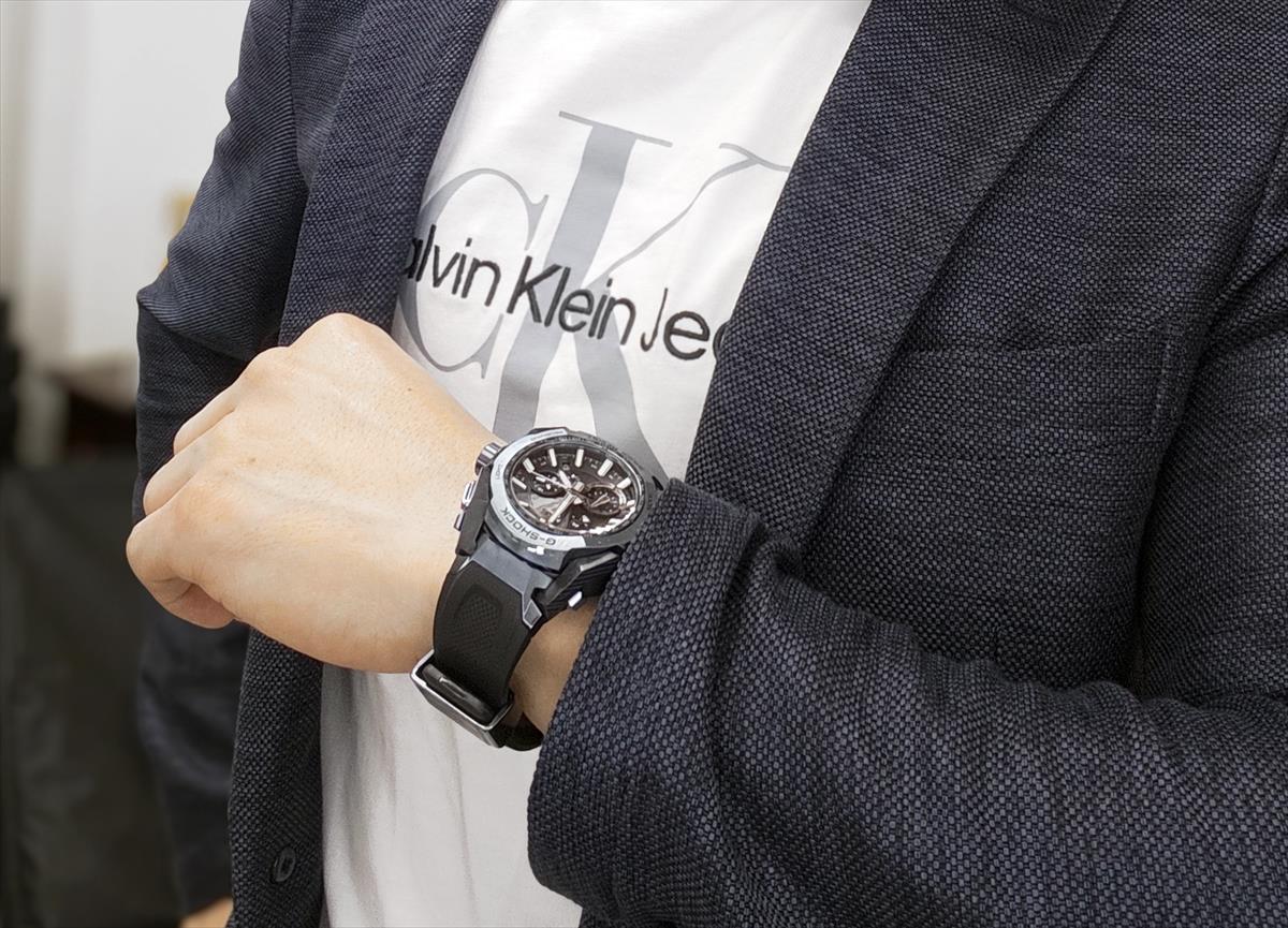 【ウオッチケアクロス付き】【最長36回無金利ローン】カシオ Gショック MTG-B4000B-1A2JF  スマホリンク対応 電波ソーラー腕時計 カーボン積層フレーム CASIO  MT-G G-SHOCK【0625】_10spl