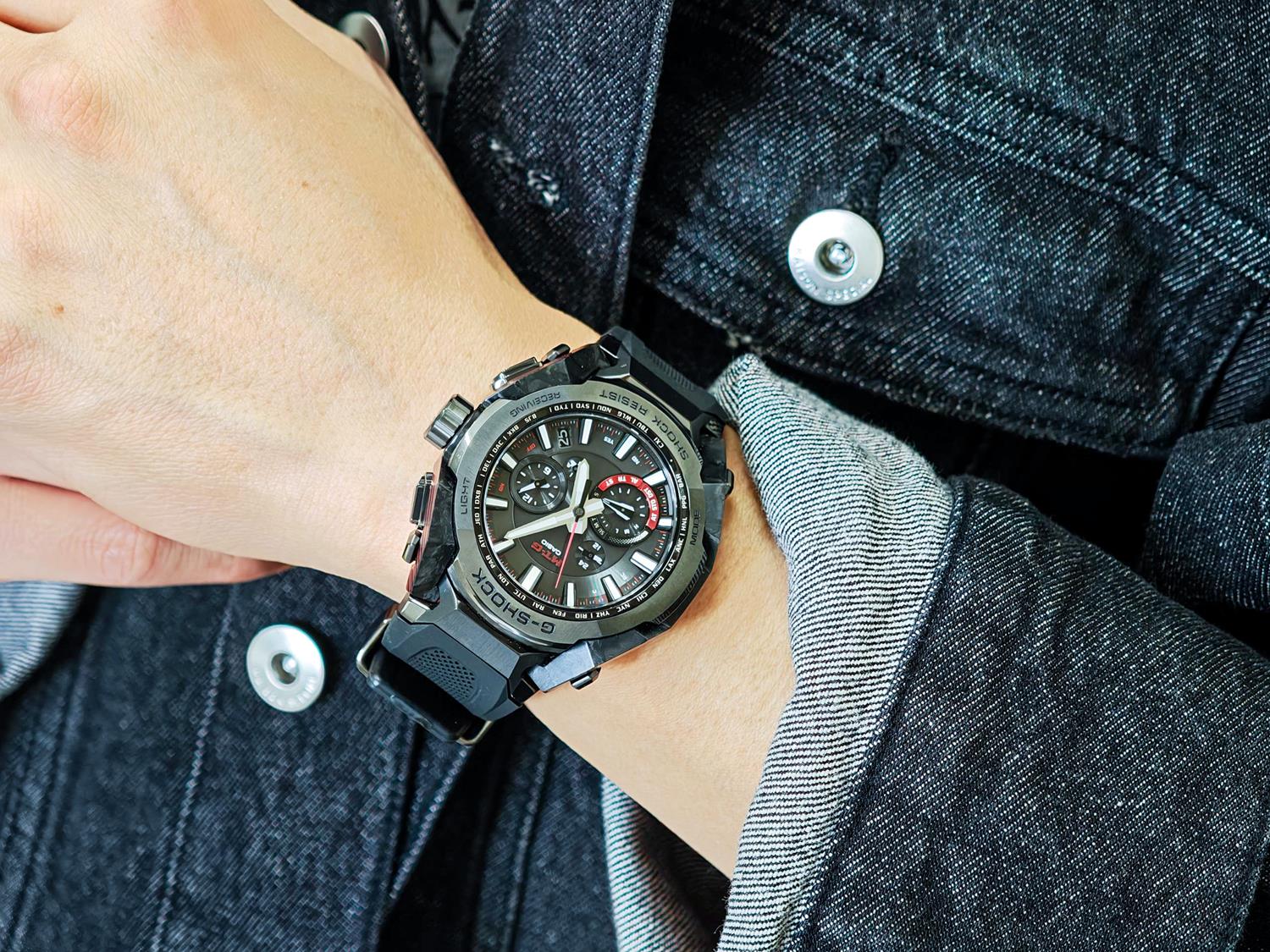 G-SHOCK MT-G MTG-B4000B-1AJF ブラック×レッド AI設計 Bluetooth搭載 電波ソーラー メンズ 腕時計 カシオ ジーショック G-SHOCK 公式サイト掲載店【0526】【最長36回無金利ローン】【ウオッチケアクロス付き】