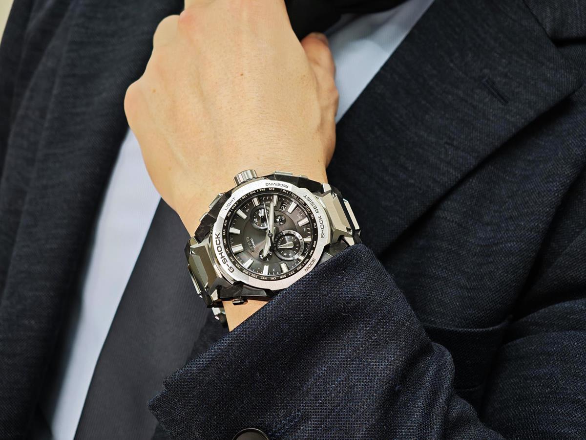 カシオ Gショック MTG-B4000D-1AJF スマホリンク対応 電波ソーラー腕時計 カーボン積層 日本製 山形カシオ CASIO  MT-G G-SHOCK【0126】【rx01】【最長36回無金利ローン】※1月10日発売予定