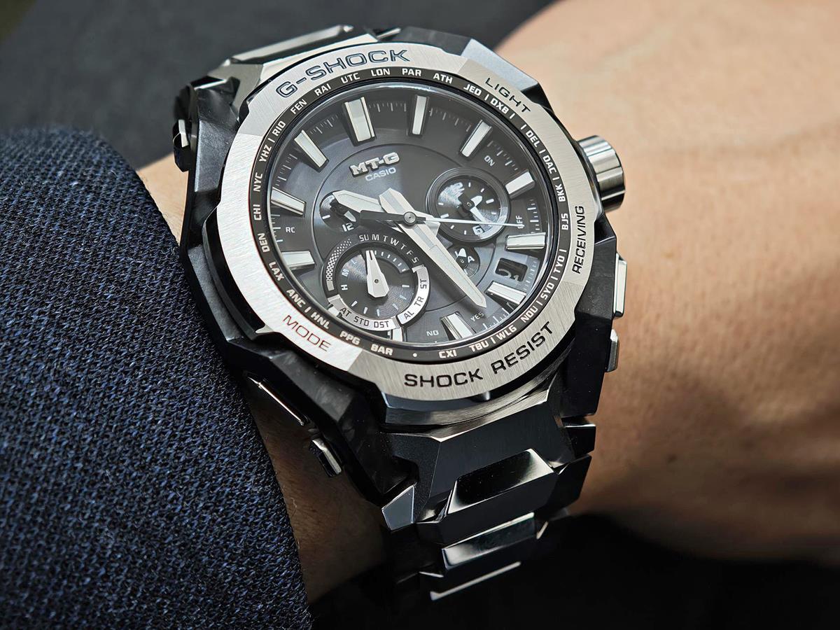 カシオ Gショック MTG-B4000D-1AJF スマホリンク対応 電波ソーラー腕時計 カーボン積層 日本製 山形カシオ CASIO  MT-G G-SHOCK【0126】【rx01】【最長36回無金利ローン】※1月10日発売予定