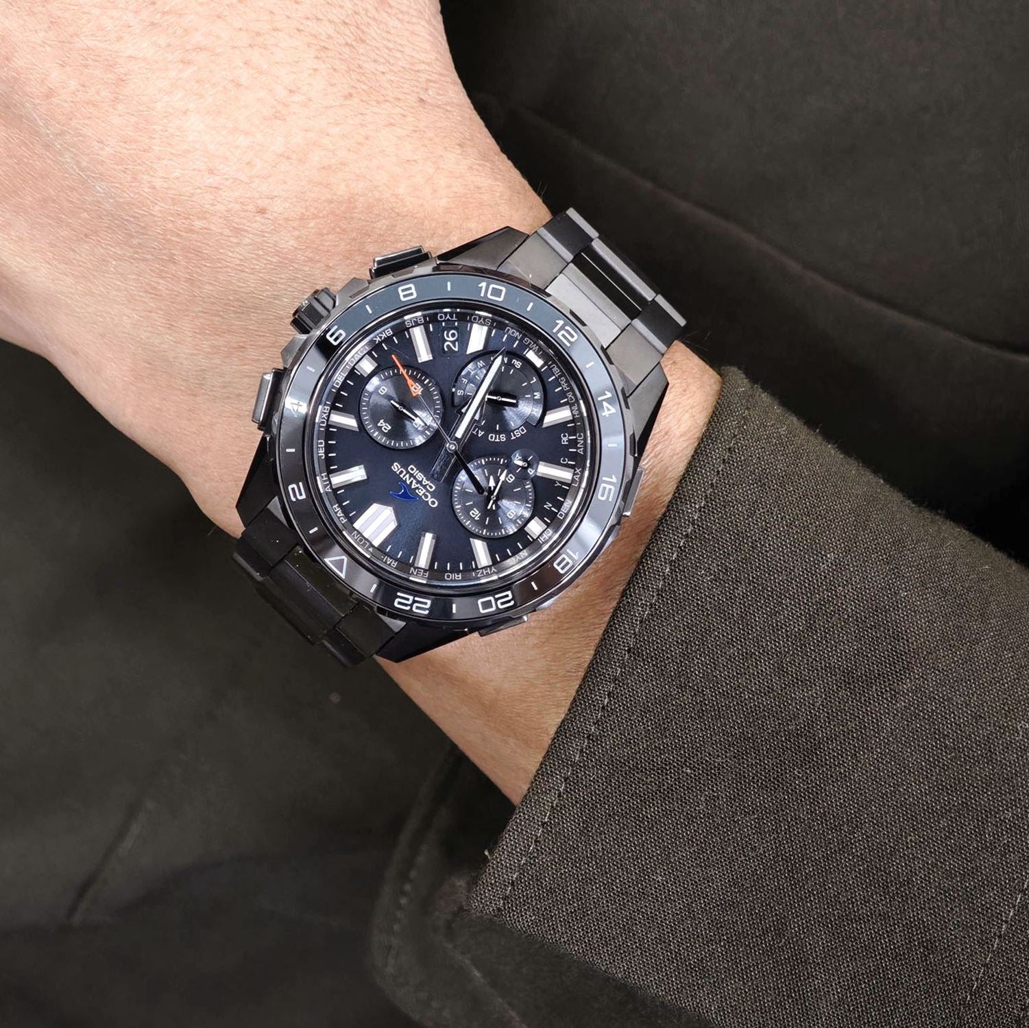 カシオ OCEANUS オシアナス OCW-P3000B-1AJF CACHALOT カシャロ 電波ソーラー Bluetooth チタン タイムゾーンナビゲーター 腕時計 国内正規品【1026】※10月16日発売予定【店頭受取可能商品】