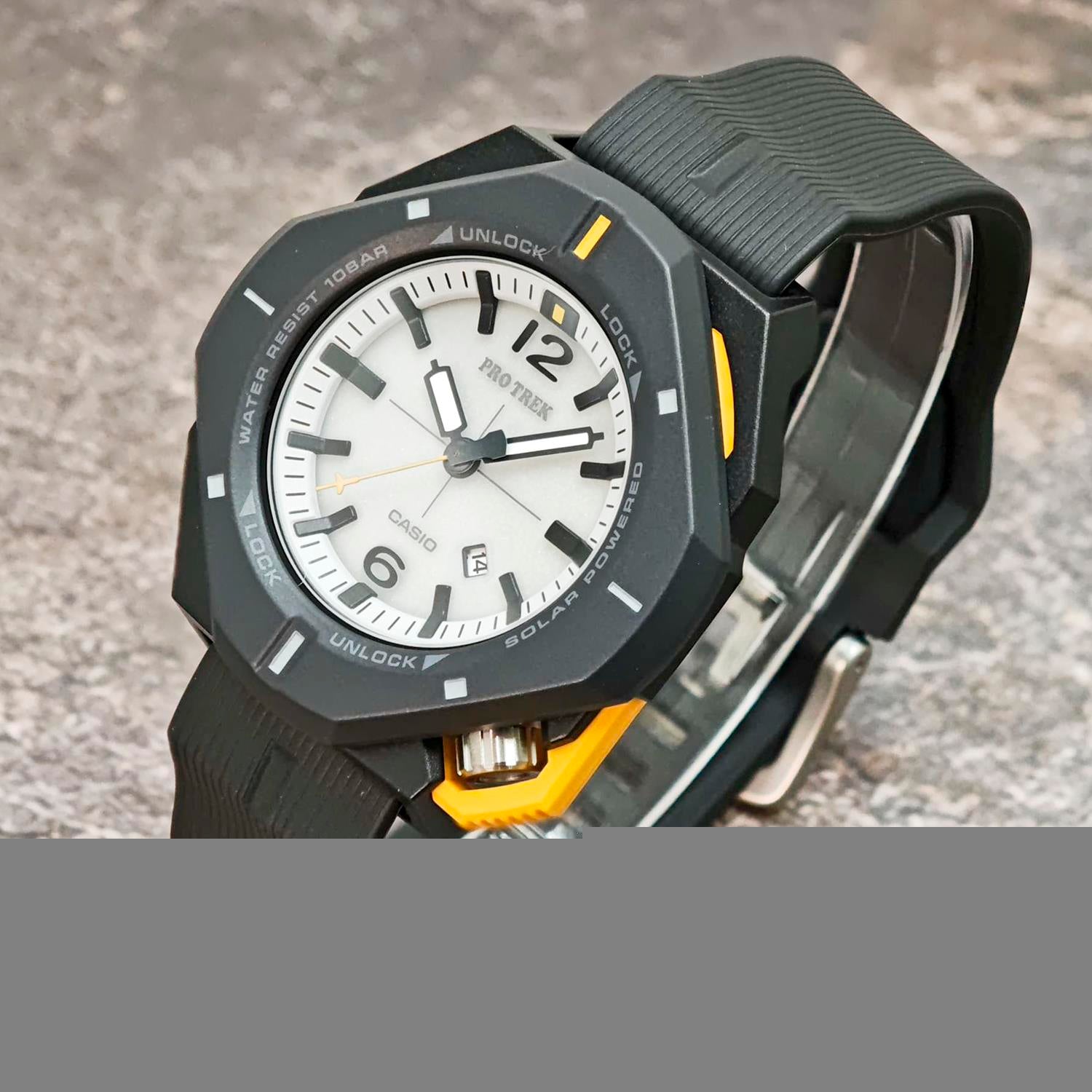 カシオ プロトレック PRO TREK Hiker Line PRJ-01-1JF ソーラー 10気圧防水 バイオマスプラスチック アナログ 腕時計 アウトドア キャンプ 登山 トレッキング コンパクト ブラック イエロー  【0726】※7月10日発売予定