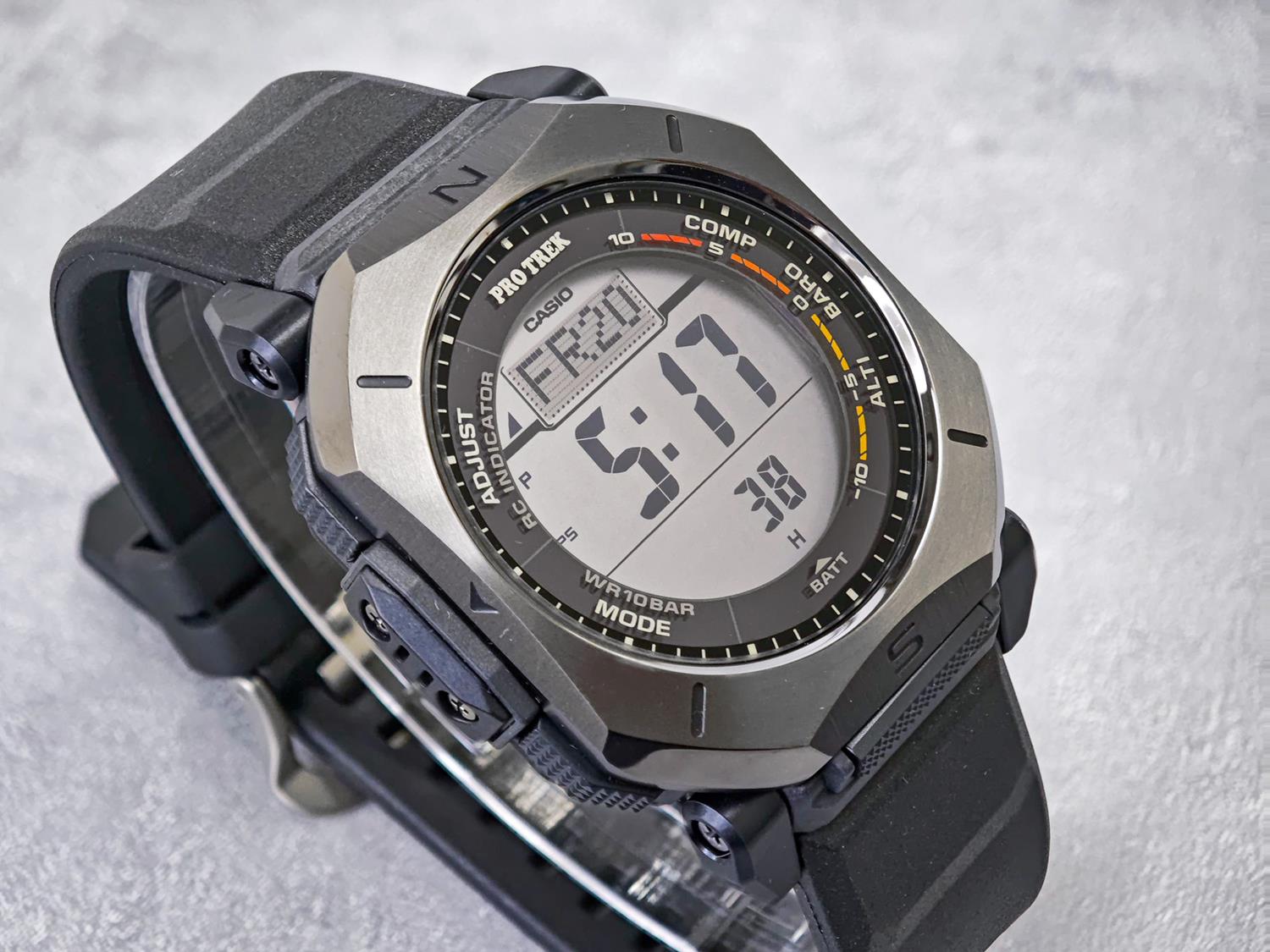 カシオ プロトレック PRW-69Y-1JF 角型デジタル タフソーラー 電波時計 トリプルセンサー デュプレックスLCD クライマーライン 登山 キャンプ CASIO PRO TREK 【0426】