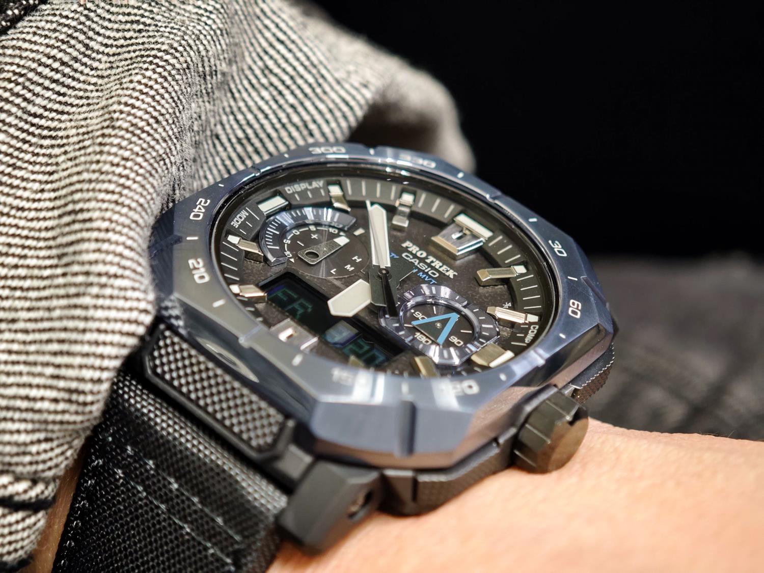 カシオ プロトレック PRW-B1000B-2JF ヨセミテカラー ブルー タフソーラー 電波時計 Bluetooth連携 トリプルセンサー サファイアガラス クライマーライン CASIO PRO TREK 【0426】