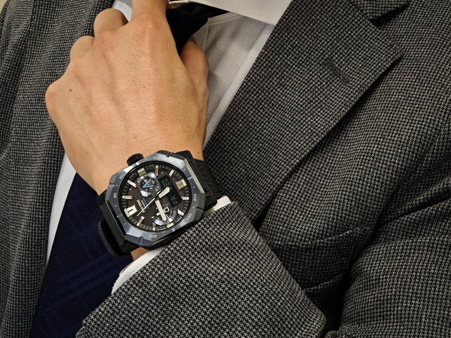 カシオ プロトレック PRW-B1000B-2JF ヨセミテカラー ブルー タフソーラー 電波時計 Bluetooth連携 トリプルセンサー サファイアガラス クライマーライン CASIO PRO TREK 【0426】