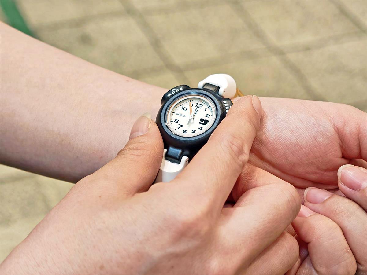 CASIO カシオ "サ時計" SAN-100H-7BJR サウナ専用 腕時計 12分計 5気圧防水 伸縮カールバンド 【cx01】【1025】【店頭受取可能商品】